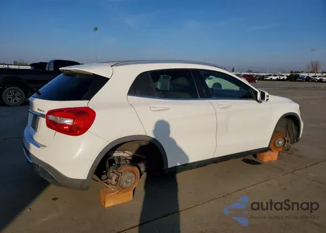 2020 Mercedes-Benz Gla 250 4Matic z USA, uszkodzony, nr VIN WDCTG4GB2LJ651260
